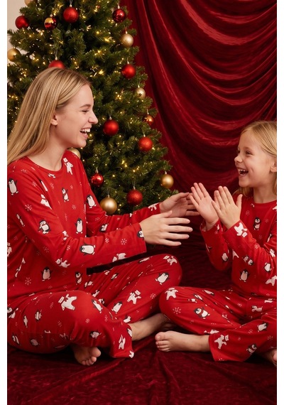 Siyah İnci Yılbaşı Temalı Desenli Termal Kumaşlı Ultra Soft Yumuşak Örme Pijama Takımı 26226920 Kırmızı Siyah İnci Yılbaşı Temalı Desenli Termal Kumaşlı Ultra Soft Yumuşak Örme Pijama Takımı 26226920 Kırmızı