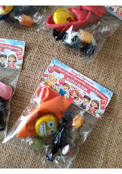 Farklı Market 23 Nisan Hediyesi Şeker Çikolata Balon Hediye Paketi 10 Paket