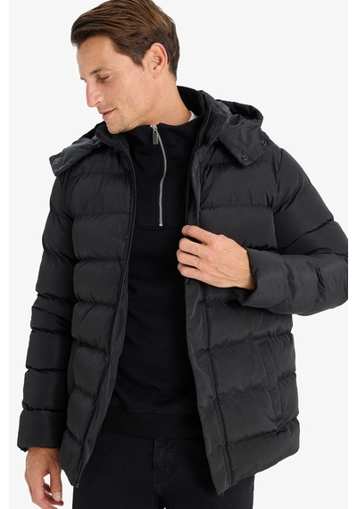 DeFacto Regular Fit Kapüşonlu Şişme Mont Fermuarlı Çıtçıtlı Cepli E7286AX24WNBK27 DeFacto Regular Fit Kapüşonlu Şişme Mont Fermuarlı Çıtçıtlı Cepli E7286AX24WNBK27