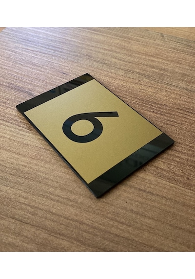 Minimal Gold Tasarım Kapı Numarası