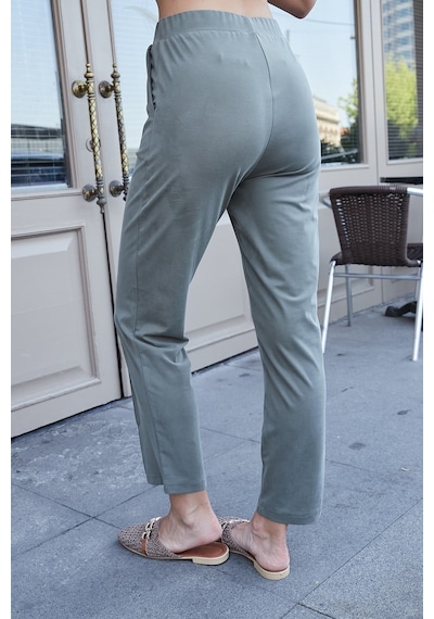 Jument Kadın Modal İpeksi Likralı Kumaş Yüksek Bel Önden Dikişli Cepli Dar Paça Pantolon-haki Jument Kadın Modal İpeksi Likralı Kumaş Yüksek Bel Önden Dikişli Cepli Dar Paça Pantolon-haki