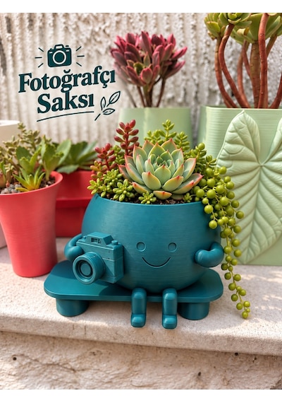 Oturan Fotoğrafçı Temalı Dekoratif Saksı