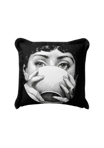 Sürreal Siyah Beyaz Portre Saçaklı Yastık Kılıfı - Sanatsal Retro Monokrom Püsküllü Kırlent Kılıfı Buzlu Gece Camel Sürreal Siyah Beyaz Portre Saçaklı Yastık Kılıfı - Sanatsal Retro Monokrom Püsküllü Kırlent Kılıfı Buzlu Gece Camel