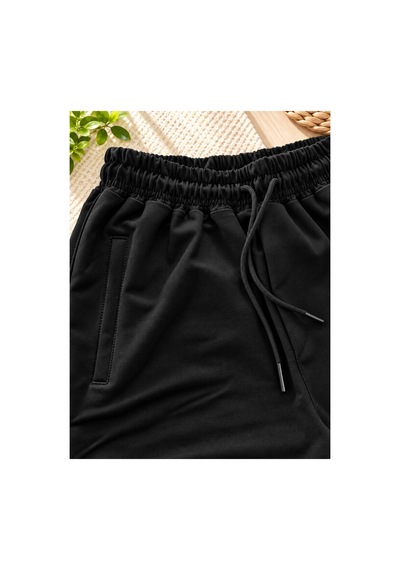 Uğur Bebe Geniş Paça %78 Pamuk Siyah Erkek Buggy Eşofman Altı Belden Bağcıklı Yan Fermuarlı Cep Arka Cepli Ayarlanabilir Paça Rahat Kesim Spor Pantolon Siyah Siyah Uğur Bebe Geniş Paça %78 Pamuk Siyah Erkek Buggy Eşofman Altı Belden Bağcıklı Yan Fermuarlı Cep Arka Cepli Ayarlanabilir Paça Rahat Kesim Spor Pantolon Siyah Siyah