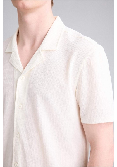 DeFacto Modern Fit Dokulu Penye Kısa Kollu Beyaz Gömlek C4125AX25SMWT16