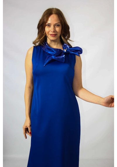 Moda Berray 986 Sax Yakası Organze Fiyonk Broşlu Saten Kısa Büyük Beden Elbise Sax Saks Mavi Moda Berray 986 Sax Yakası Organze Fiyonk Broşlu Saten Kısa Büyük Beden Elbise Sax Saks Mavi