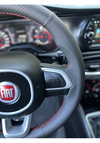 Fiat Egea Araca Özel Direksiyon Kılıfı Nokta Karbon Kırmızı Diki
