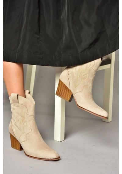 Fox Shoes T296112002 Bej Süet Kalın Topuklu Kadın Bot Bej-süet Bej
