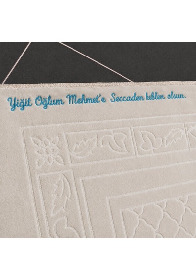 Tesbihane Kişiye Özel Nakış İşlemeli Hediyelik Seccade - Peluş Kumaş Krem