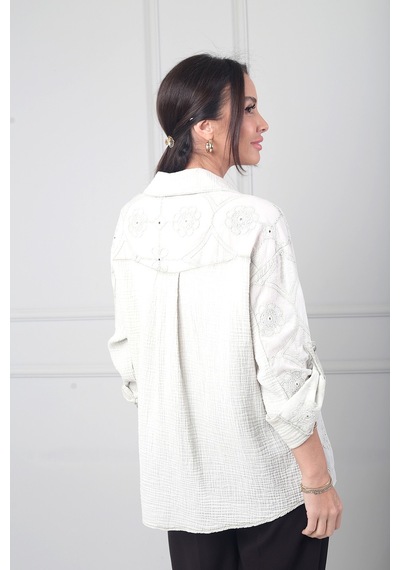 By Saygı Kadın İtalyan Tek Cepli Çiçek İşlemeli Cotton Gömlek Bej