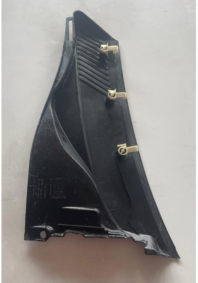 Mais Renault Clio Sağ Ön Cam Izgara Alt Köşe Bakaliti 7700410610 Üçüzler