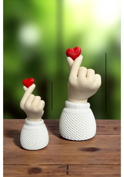 Korean Heart 2li Biblo Seti, Dekoratif Kalp Tutan El Sevimli Hediyelik, 9cm-14cm