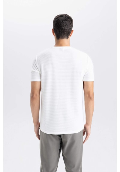 DeFacto Slim Fit Dar Kesim Bisiklet Yaka Basic Düz Kısa Kollu Tişört M6608AZ25SPER105