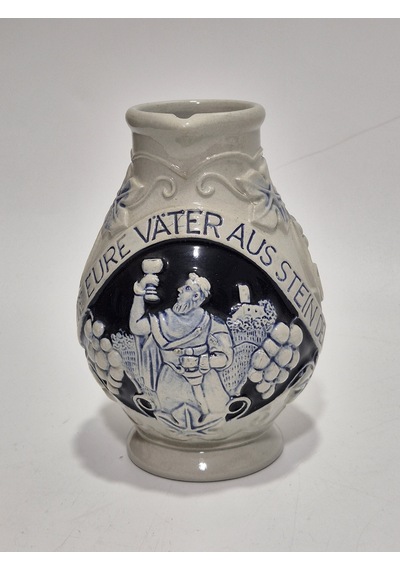Vintage Kabartma Motifli Taş Seramik Şarap Sürahisi 15cm