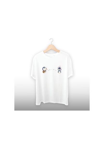 Penguen Kalp Kombin 1 Detaylı Unisex Tişört Beyaz
