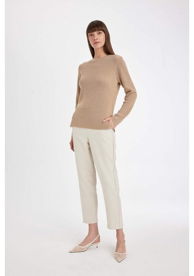 DeFacto Regular Fit Bisiklet Yaka Simli Kumaş Triko Kazak D0405AX24WNBG647 Bej