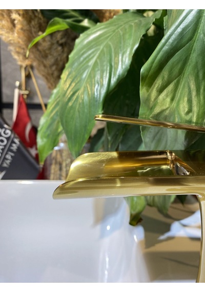 İsaoğlu Yapı Mat Gold Lavabo Bataryası Şelale Lavabo Musluğu Mat Altın Naturel Akışlı Batarya Gold