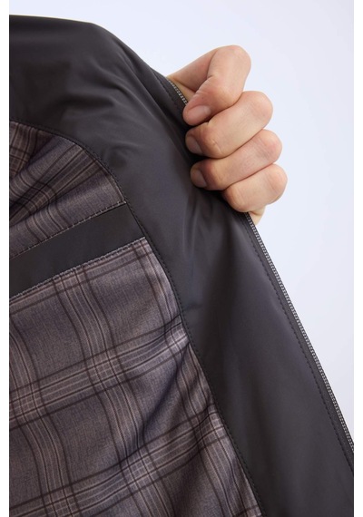 DeFacto Slim Fit Dar Kesim Kapüşonlu Astarlı Fermuarlı Cepli Mevsimlik Mont D7451AX25SPAR104 DeFacto Slim Fit Dar Kesim Kapüşonlu Astarlı Fermuarlı Cepli Mevsimlik Mont D7451AX25SPAR104