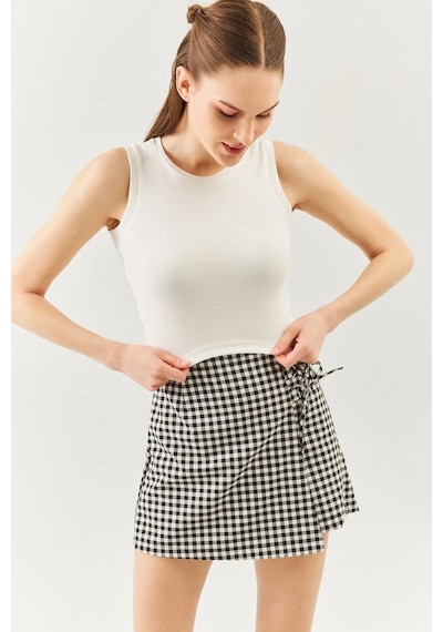 Butikgiz Kadın Sıfır Kol Bisiklet Yaka Vücuda Oturan %100 Pamuklu Kaşkorse Esnek Crop Bluz Beyaz