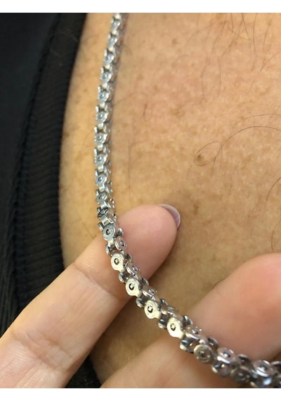 Erkek Çelik Kolye - Pullu Model Işıklı Kutuda Sevgiliye Eşe Babaya Hediye Çelik Kolye Beyaz