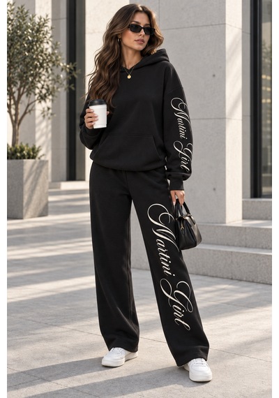 Macklin Unisex Kadın Erkek Martini Girl Kol Paça Baskılı Oversize 3 İplik Kapüşonlu Sweatshirt Ve Baggy Eşofman Altı Siyah Macklin Unisex Kadın Erkek Martini Girl Kol Paça Baskılı Oversize 3 İplik Kapüşonlu Sweatshirt Ve Baggy Eşofman Altı Siyah