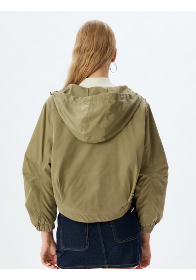 Koton Crop Ceket Oversize Fermuarlı Kapüşonlu Çıtçıt Düğmeli Su Geçirmez Haki 5wal20121ıw Haki Koton Crop Ceket Oversize Fermuarlı Kapüşonlu Çıtçıt Düğmeli Su Geçirmez Haki 5wal20121ıw Haki