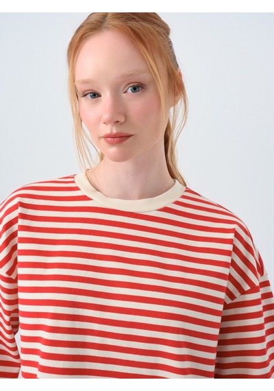 Loose Crop Kadın Tshirt K.kol Kırmızı