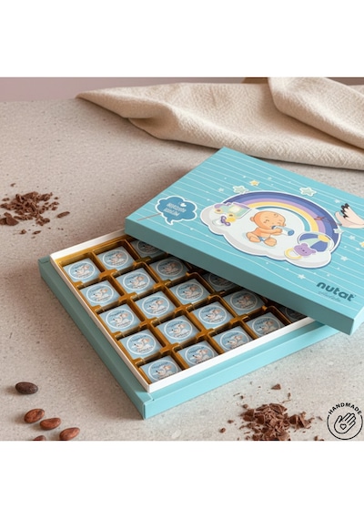 Nutat İsimli Erkek Bebek Çikolatası 72 Li Madlen + Sunum Kutusu