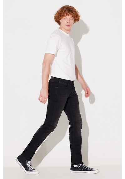 Lee Luke Slim Fit Dar Kesim Düşük Bel Dar Paça Siyah Erkek Esnek Jean Denim Kot Pantolon L719IZHL Siyah Lee Luke Slim Fit Dar Kesim Düşük Bel Dar Paça Siyah Erkek Esnek Jean Denim Kot Pantolon L719IZHL Siyah