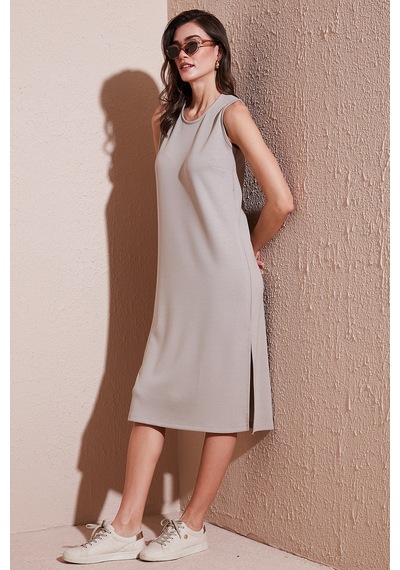 Lela Regular Fit Bisiklet Yaka Yırtmaç Detaylı Basic Midi Bayan Elbise 5866160 Taş