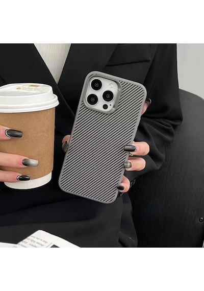 Goocamp Apple Uyumlu iPhone 14 Pro Max Kılıf Magsafe Şarj Özellikli Karbon Fiber Görünümlü Troy K Siyah