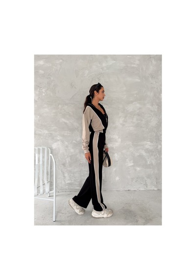Gugus Kadın Trend Eşofman Takımı Dik Yaka Fermuarlı Bol Paça Yanları Şeritli Aysho Model Siyah-bej Gugus Kadın Trend Eşofman Takımı Dik Yaka Fermuarlı Bol Paça Yanları Şeritli Aysho Model Siyah-bej