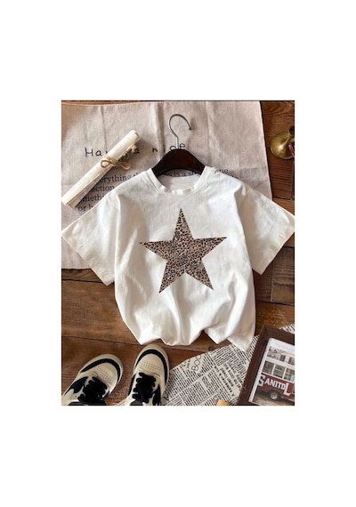 Medinenur Leopar Desenli Yıldız Detaylı Basic T-shirt Beyaz