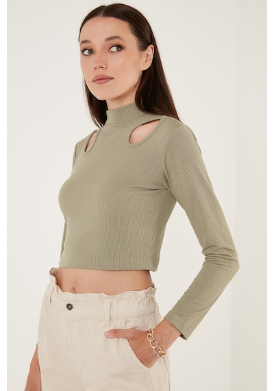 Lela Esnek Slim Fit Cut Out Pencereli Dik Yaka Crop Bayan Bluz 5865348 Olive Lela Esnek Slim Fit Cut Out Pencereli Dik Yaka Crop Bayan Bluz 5865348 Olive