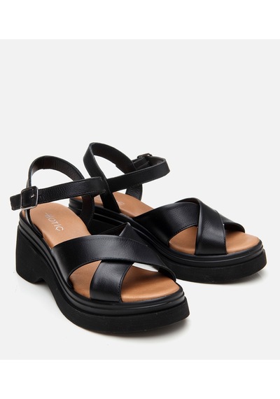 Hotiç Kadın Deri Siyah Dolgu Topuklu Sandalet 01sah306920a100 Siyah-black Siyah Hotiç Kadın Deri Siyah Dolgu Topuklu Sandalet 01sah306920a100 Siyah-black Siyah