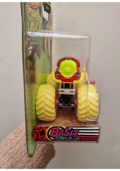 Hot Wheels Dıecast Monster Trucks Bash Zilla Glow In The Dark Nocolor