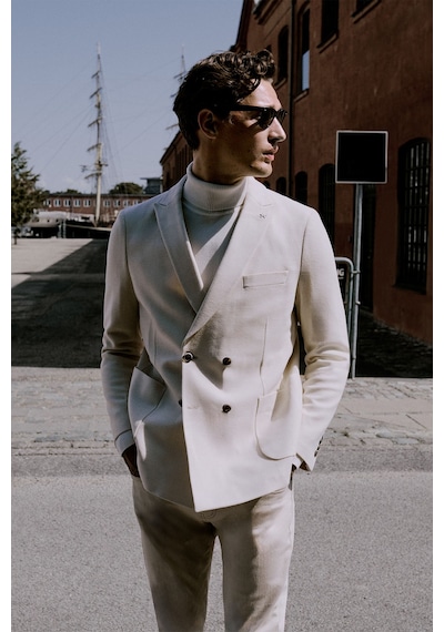 Altınyıldız Classıcs 360 Erkek Ekru Slim Fit Dar Kesim Kırlangıç Yaka Torba Cepli Kruvaze Ceket Altınyıldız Classıcs 360 Erkek Ekru Slim Fit Dar Kesim Kırlangıç Yaka Torba Cepli Kruvaze Ceket
