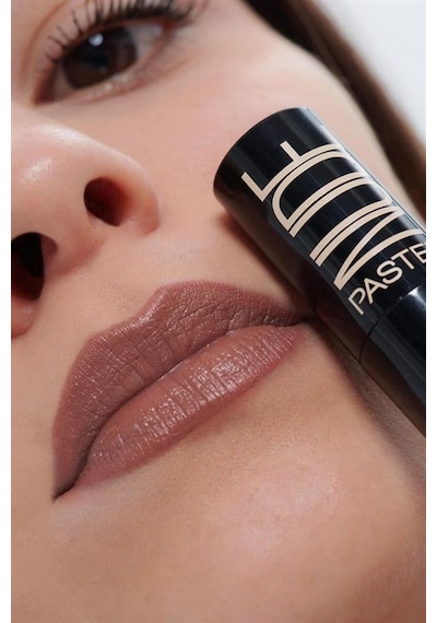 Pastel Nude Lipstick No:547 01