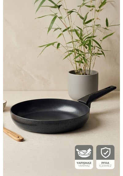 Gigilli Cristel Titanyum Tava 24 Cm Diğer