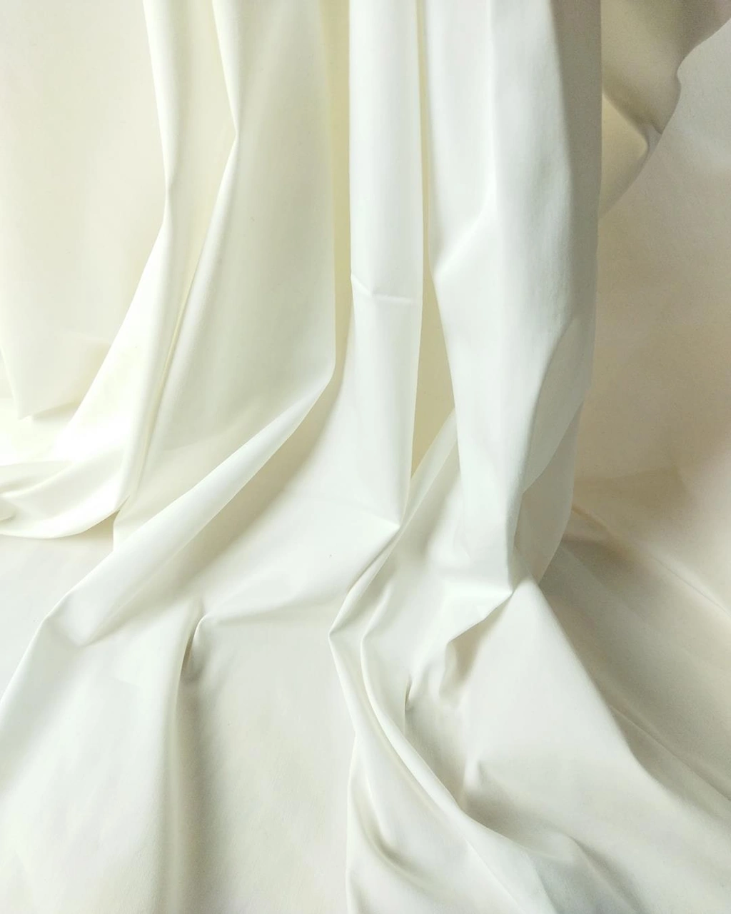 Gabardin Benzeri Dokuma İnce Tok Beyaz Renk En: 150 Cm-931 Renkli