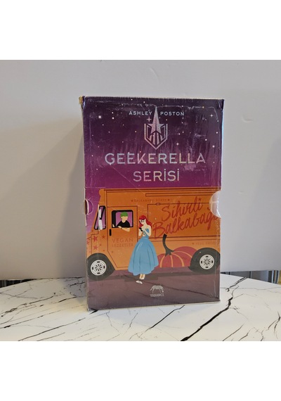 Geekerella Kutu Set- 3 Kitap