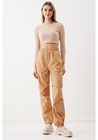 Vitrin Lastik Detaylı Paraşüt Kumaş Pantolon Camel