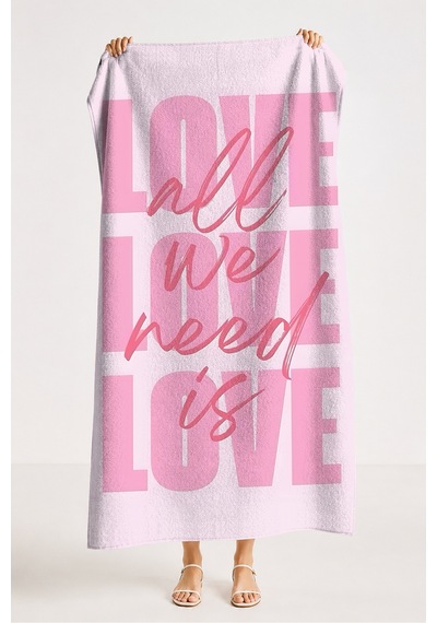 Love Yazılı Pembe Plaj Havlusu - Modern Tipografik Pastel Renk Hızlı Kuruyan Mikrofiber Havlu Sedef Lavanta
