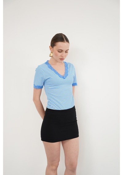Verymoda D 3006 Yaka Ve Kol Ucu Güpür V Yaka T Shırt - D3006 Mavi