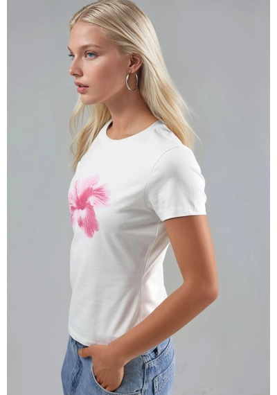 Hiccup Desenli Vücuda Oturan T-shirt Beyaz