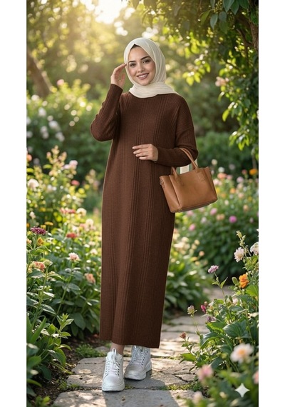 Sonbaharmoda Kadın Uzun Triko Elbise %100 Akrilik Bisiklet Yaka Rahat Ve Şık Kışlık Model Kahverengi
