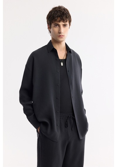 Avva Erkek Siyah Alttan Britli Yaka Soft Touch Oversize Fit Gömlek A51y2168