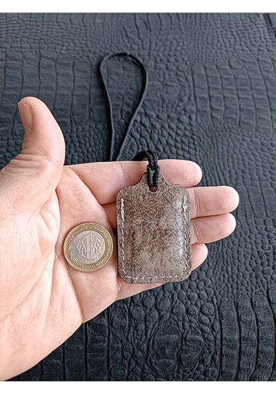 Küçük Dörtgen Cevşen Dualı Kolye Muska Hakiki Deri Çok renkli