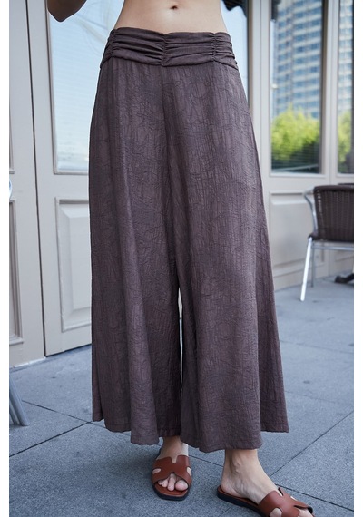 Jument Kadın Çilek Jakar Yüksek Bel Beli Büzgülü Yan Cepli Bol Paça Pantolon-kahve Çiçek Kahve Ç. Jument Kadın Çilek Jakar Yüksek Bel Beli Büzgülü Yan Cepli Bol Paça Pantolon-kahve Çiçek Kahve Ç.