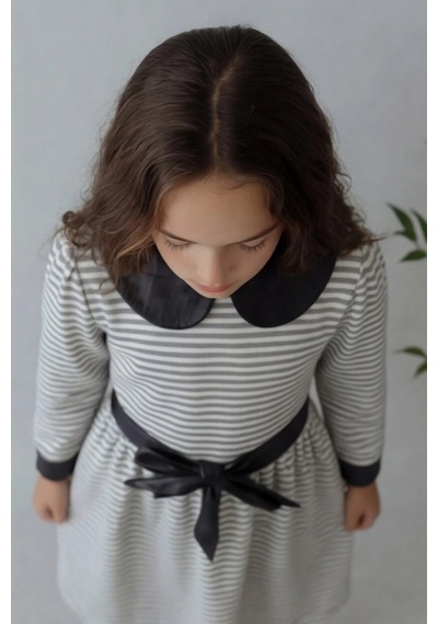 Fesshera Kids Kız Çocuk Elbise Suni Deri Detaylı Bebe Yaka Sırtı Fermuarlı Şık Elbise Beyaz Fesshera Kids Kız Çocuk Elbise Suni Deri Detaylı Bebe Yaka Sırtı Fermuarlı Şık Elbise Beyaz